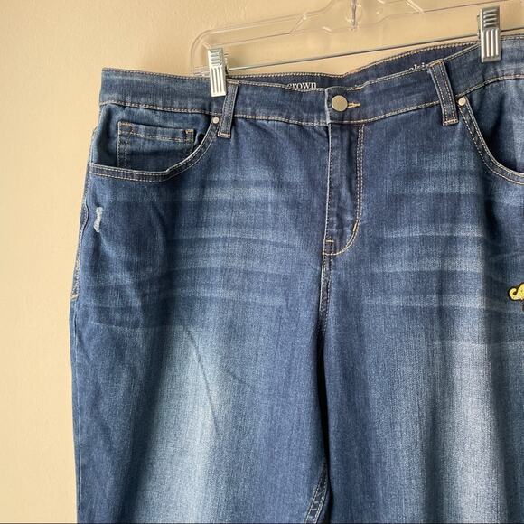 Crown & Ivy Curvy Skinny Denim Jeans W Gold Elephant Patch & Sequenced Star -22W - Picture 3 of 8